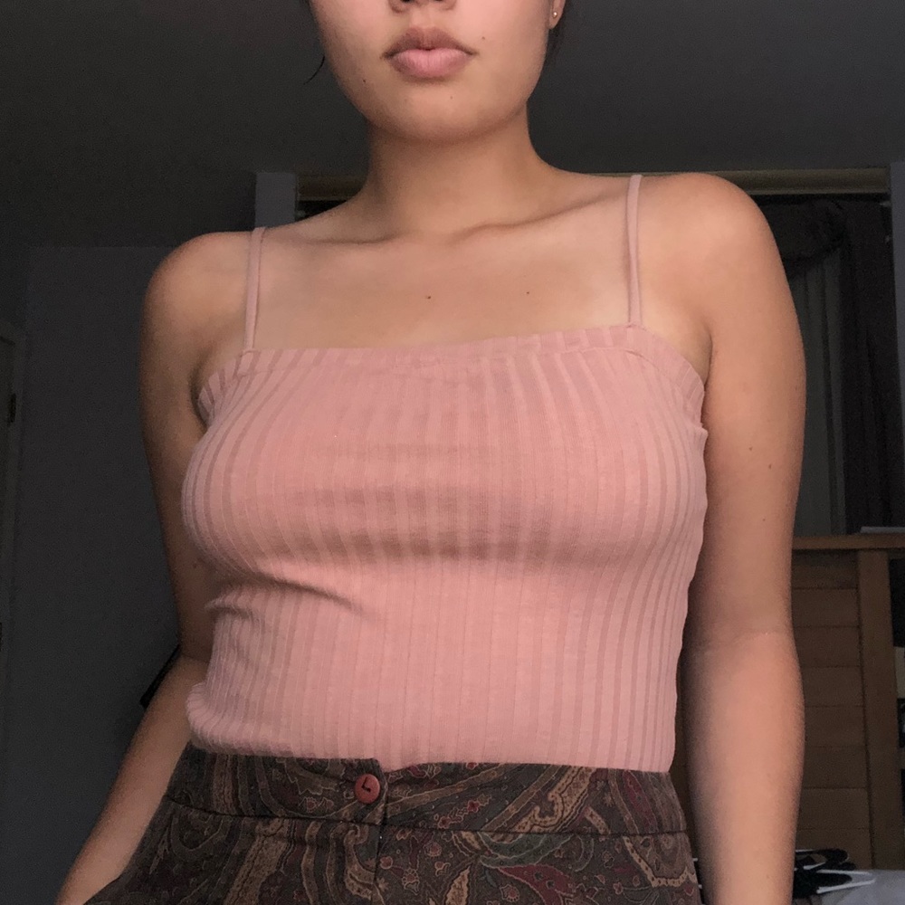 beige/pink ribbed tank